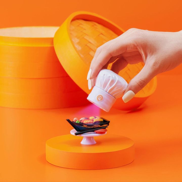ZURU Mini Brands Create MasterChef S2, pack de 2, mini platos DIY, herramienta UV LED y receta, no comestible