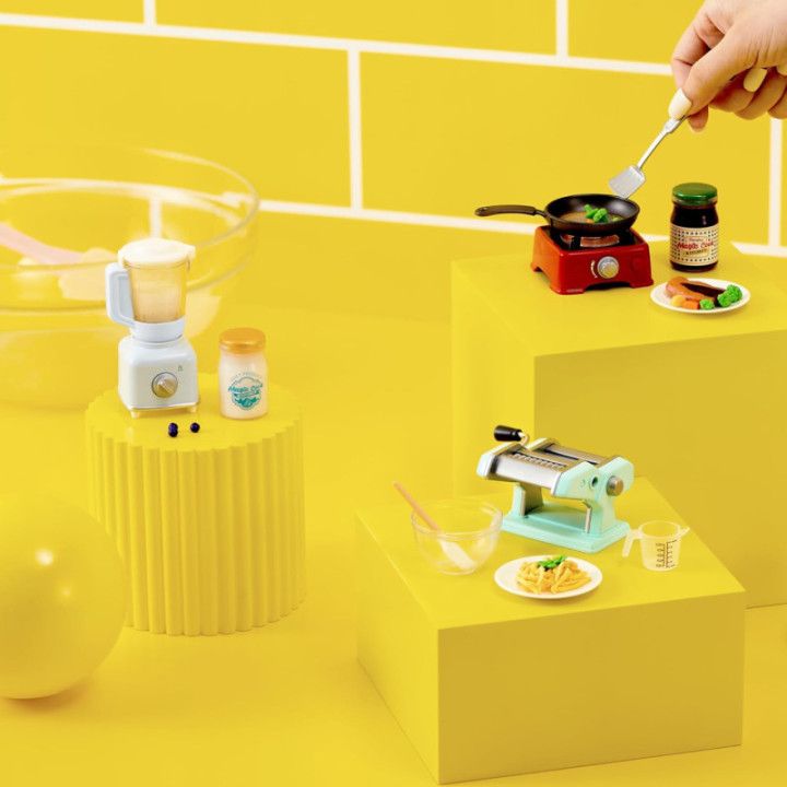 ZURU Mini Brands Magic Cook Kitchen Serie 1, batidora en miniatura