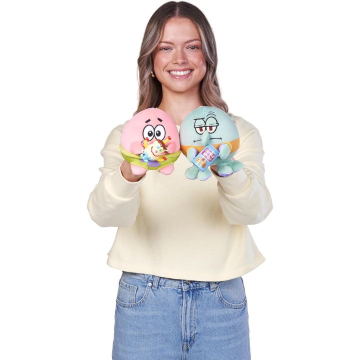 ZURU Snackles Bob Esponja, peluche de 13 cm con accesorio de snack