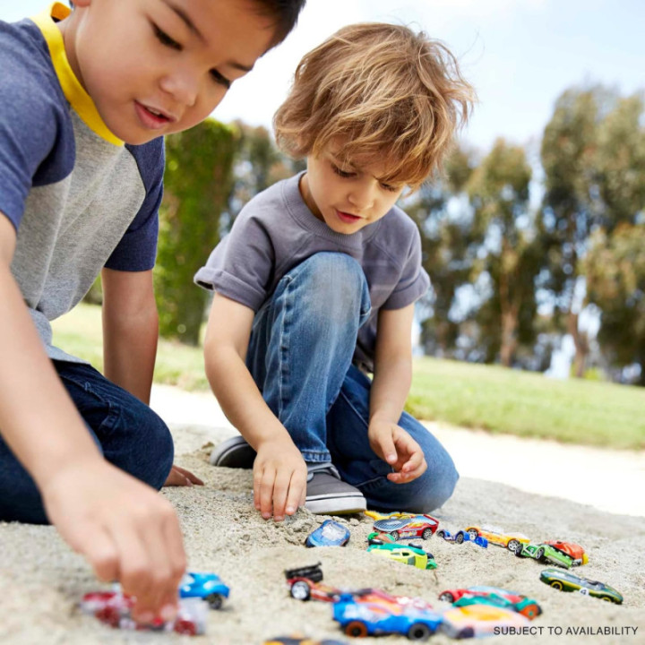 Hot Wheels pack de 10 coches a escala 1:64, modelos surtidos