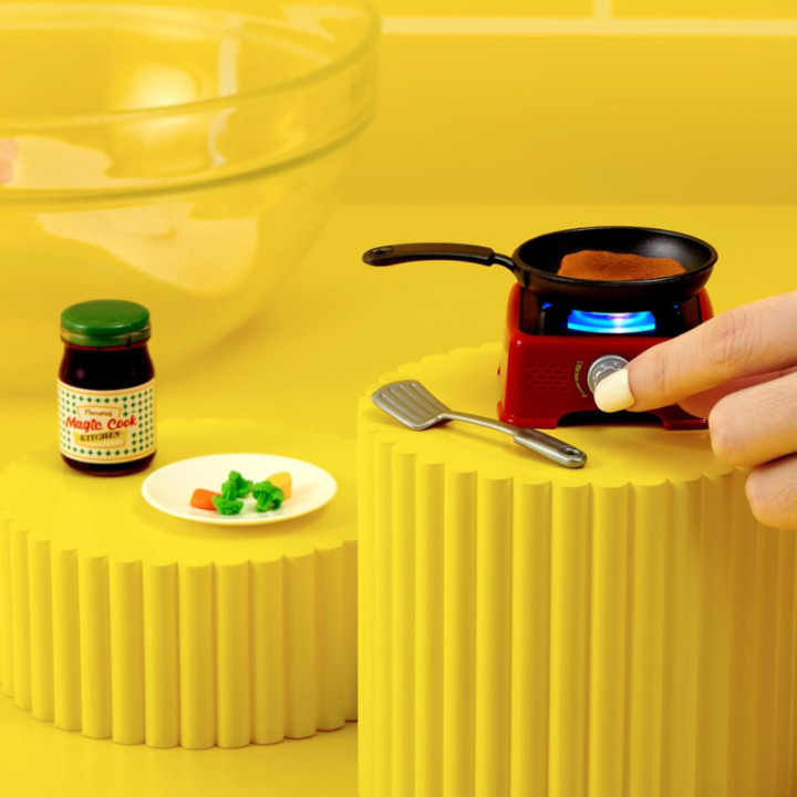 ZURU Mini Brands Really Works Magic Cook Kitchen S1, cápsula Waffle Maker, electrodoméstico miniatura funcional, 3+